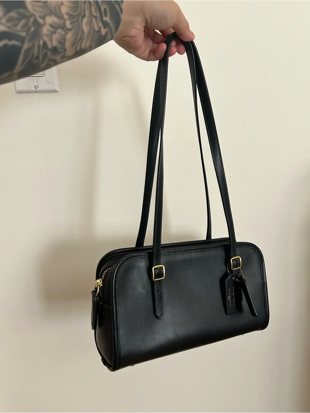 COACH Swing Zip Bag - Black